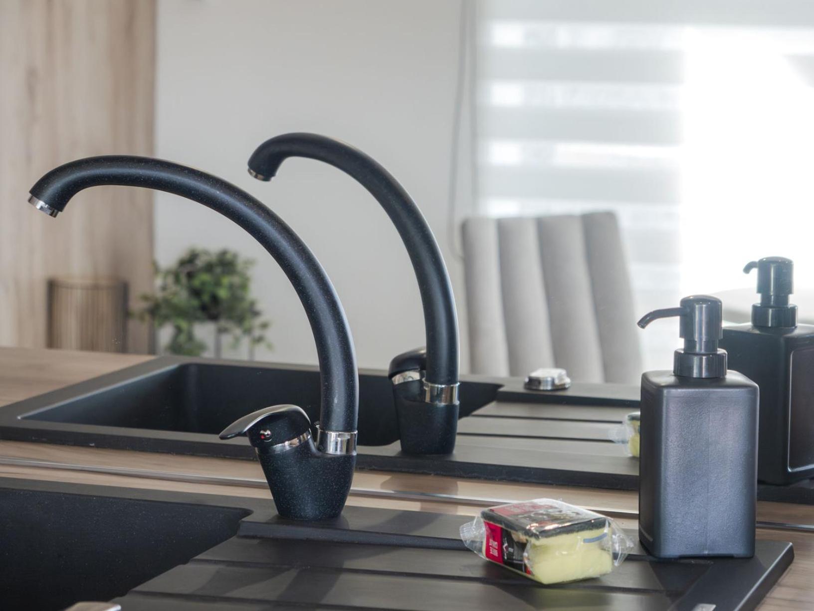 Gavas Jacuzzi Relax Zen Apartment Cluj-Napoca Ngoại thất bức ảnh